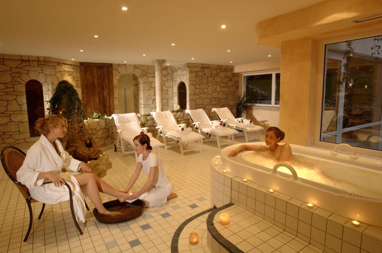 Hotel Weisser Hof Маленте Екстериор снимка